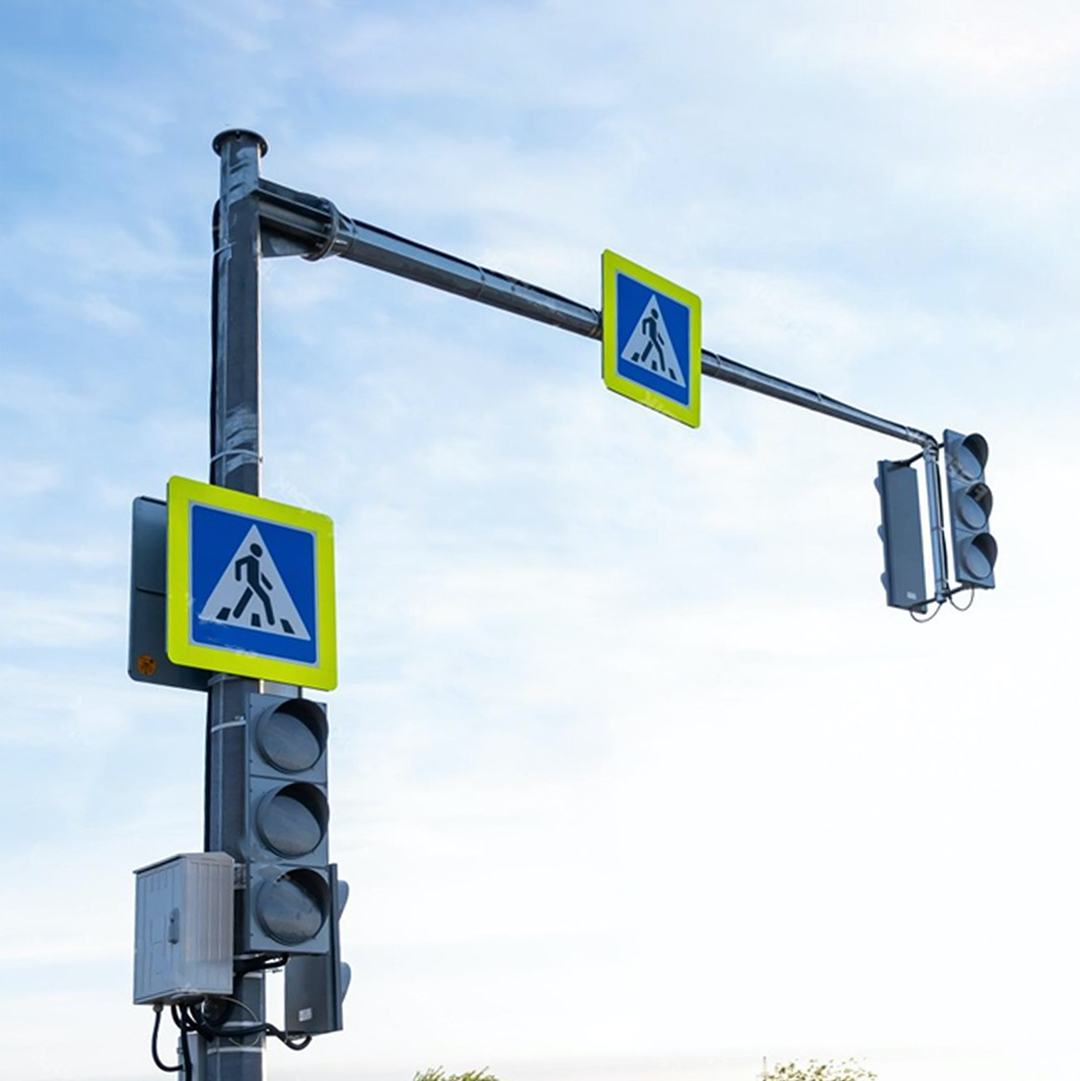 Светофоры и дорожные знаки
